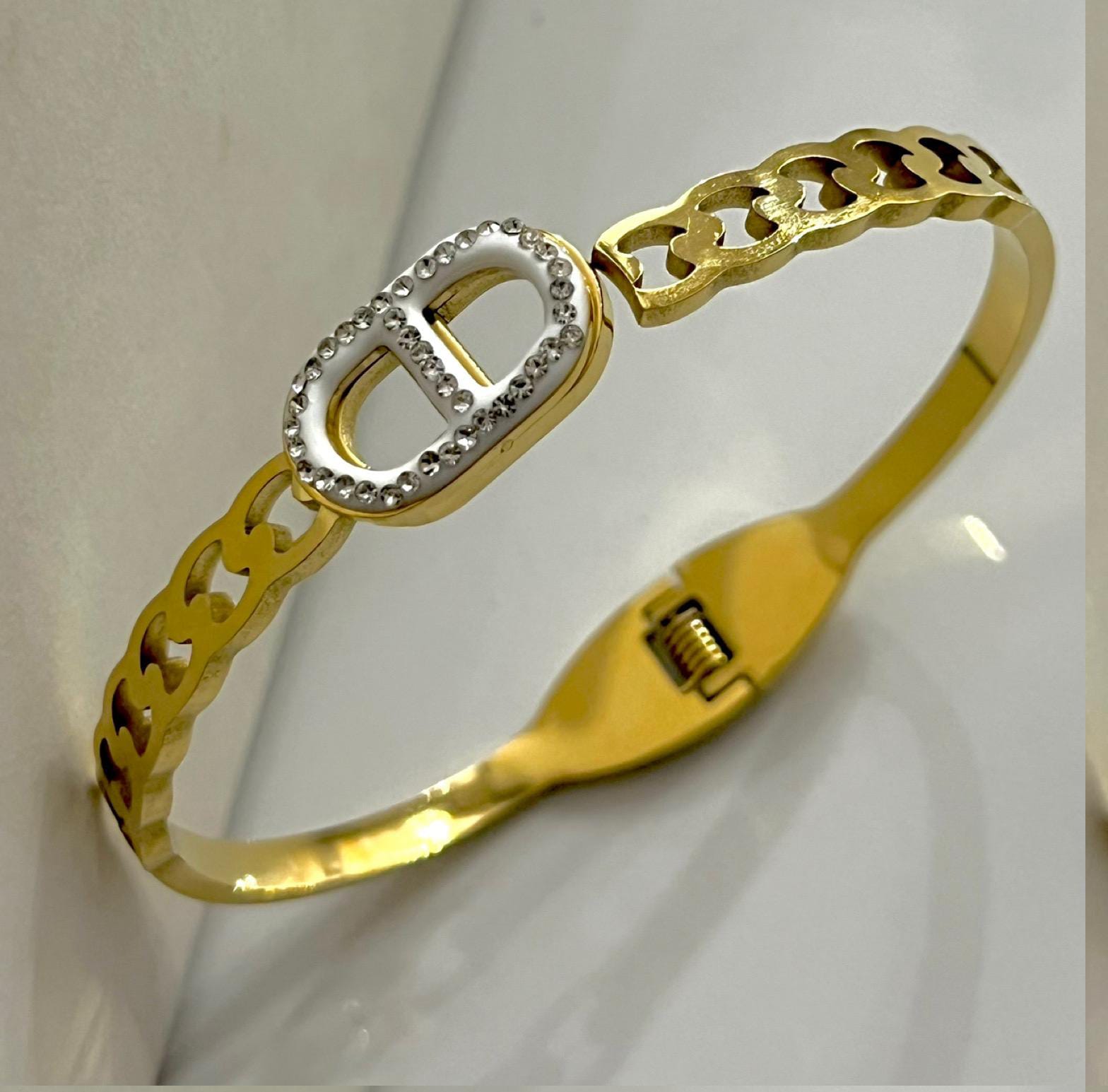Elegant Chain Bangle