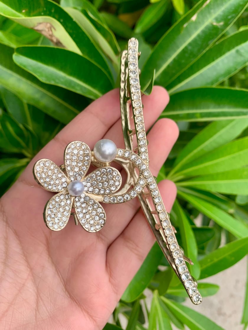 Elegant Floral Hair Clip