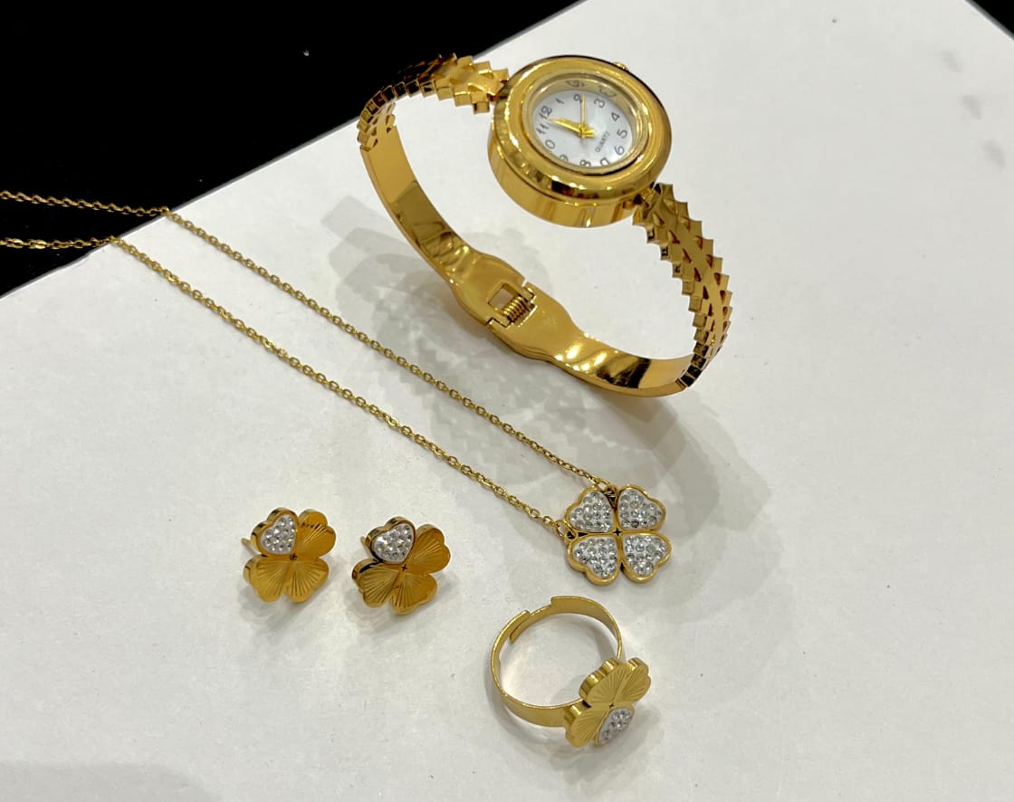 Four-Leaf Clover Gold Collection