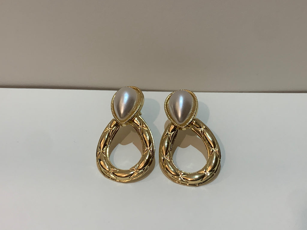 Golden Oval Stone Earrings