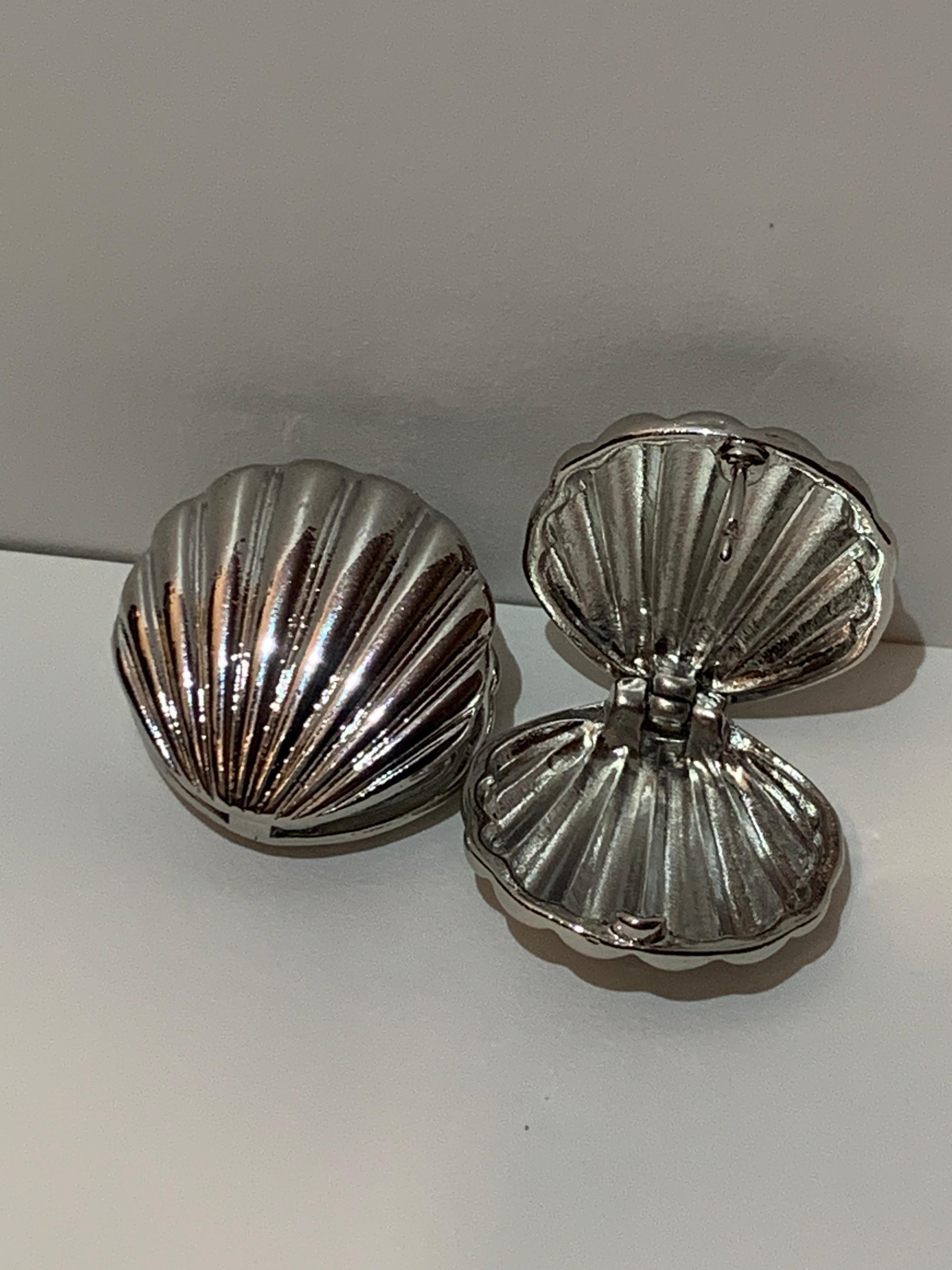 Shell-Shaped Stud Earrings