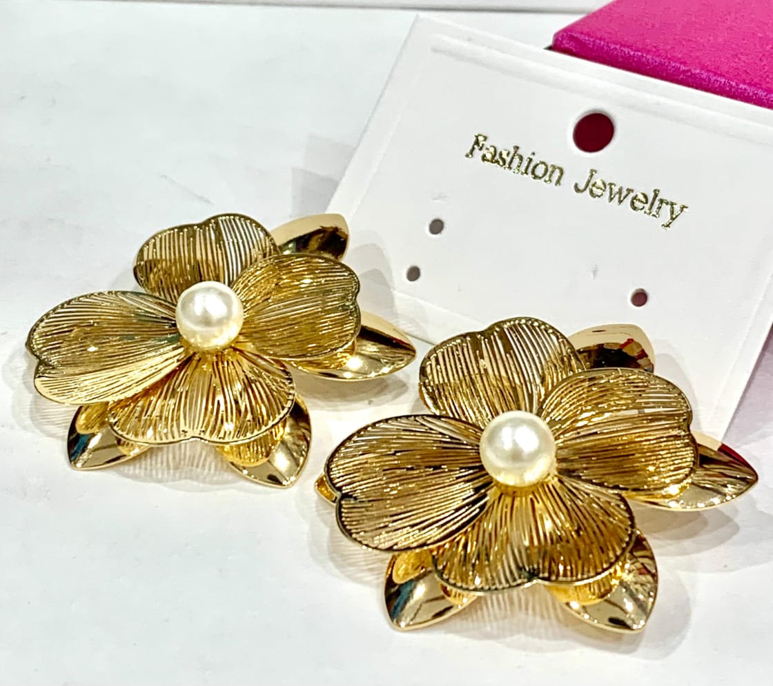 Floral Pearl Earrings